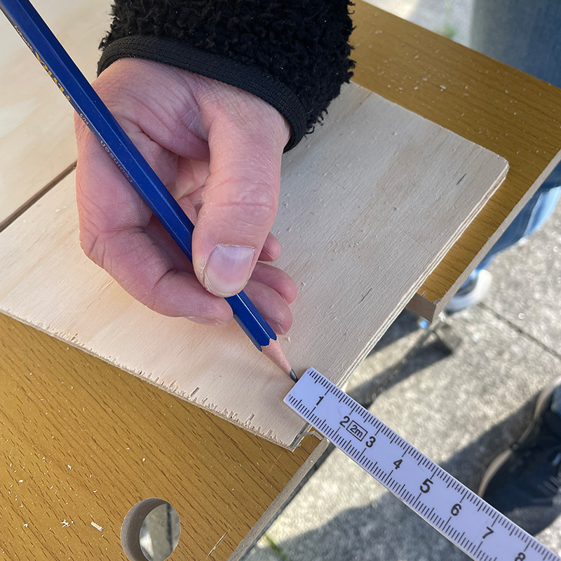 Tee itse oravan syöttölaite