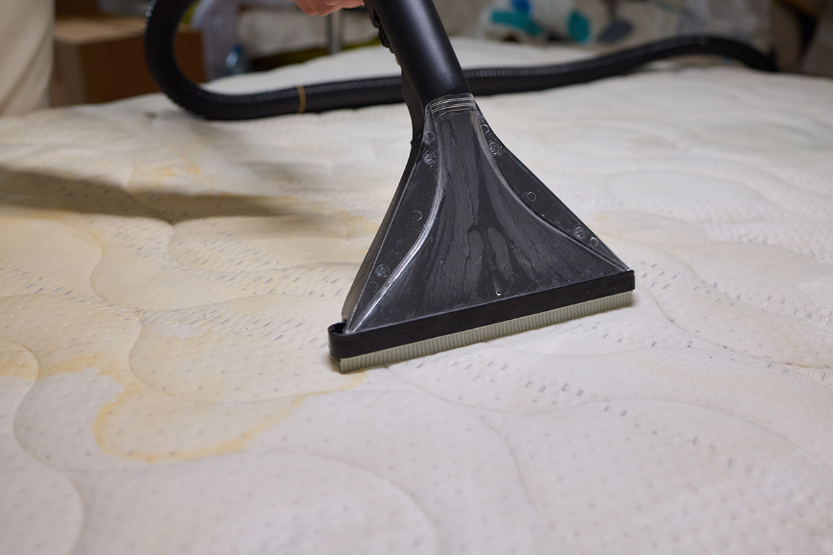 Rengöring av skummadrass