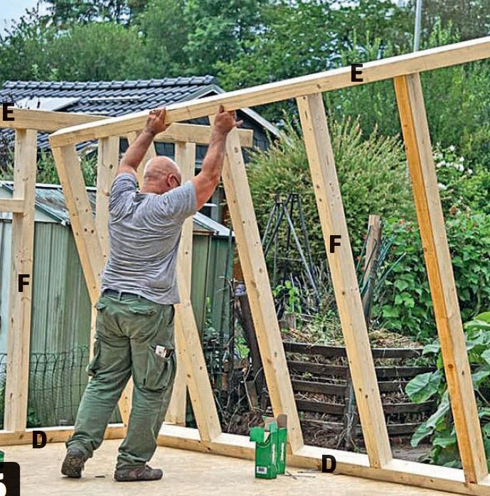 Isoleret anneks: Sidemodul til isoleret anneks rejses op