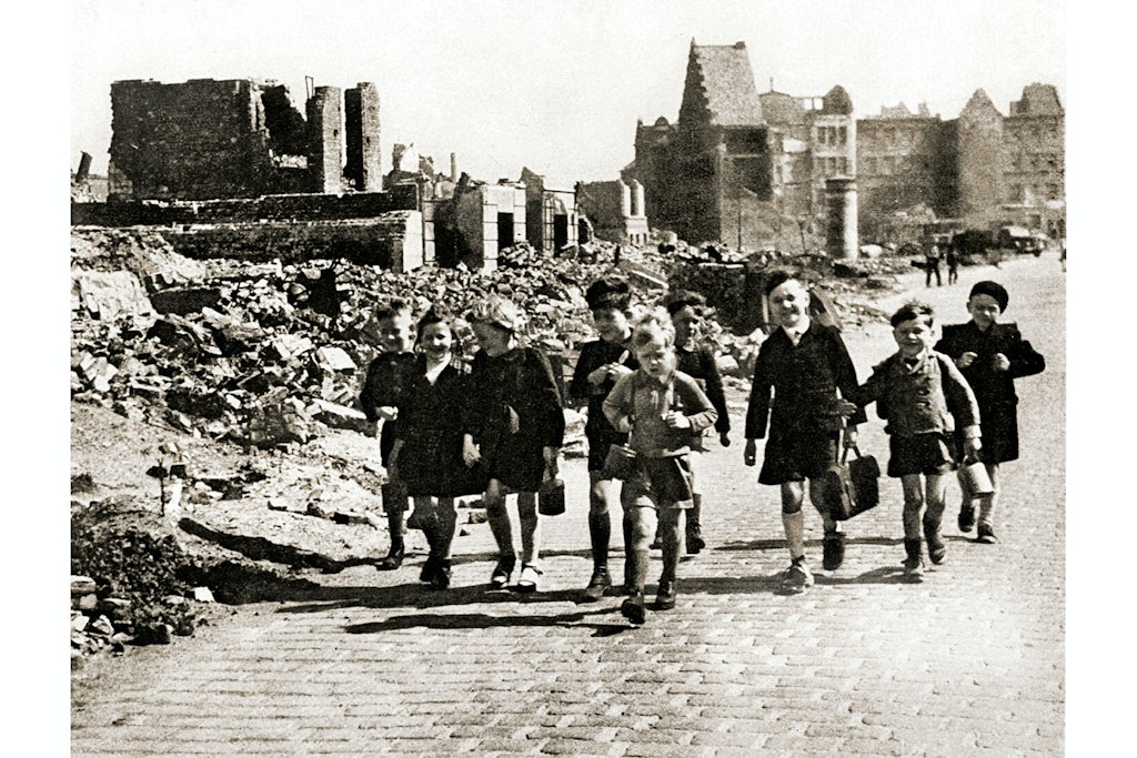 Mai 1945, Tyskland Hverdagen vender tilbake Mai 1945, Tyskland Hverdagen vender tilbake