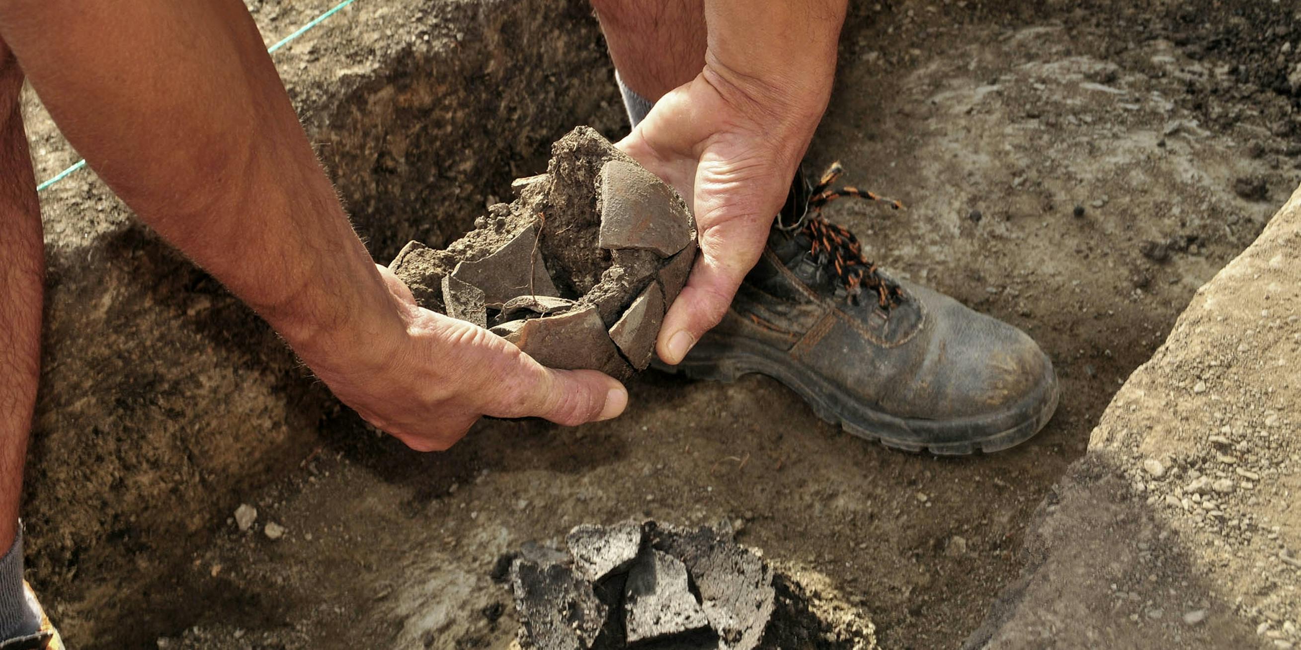Aardewerk kruiken datering archeoloog