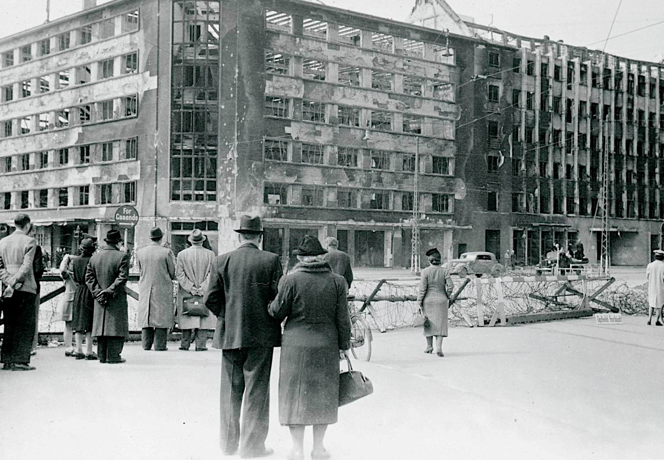 STEM: Was het bombardement op de Gestapo de burgerdoden waard ...