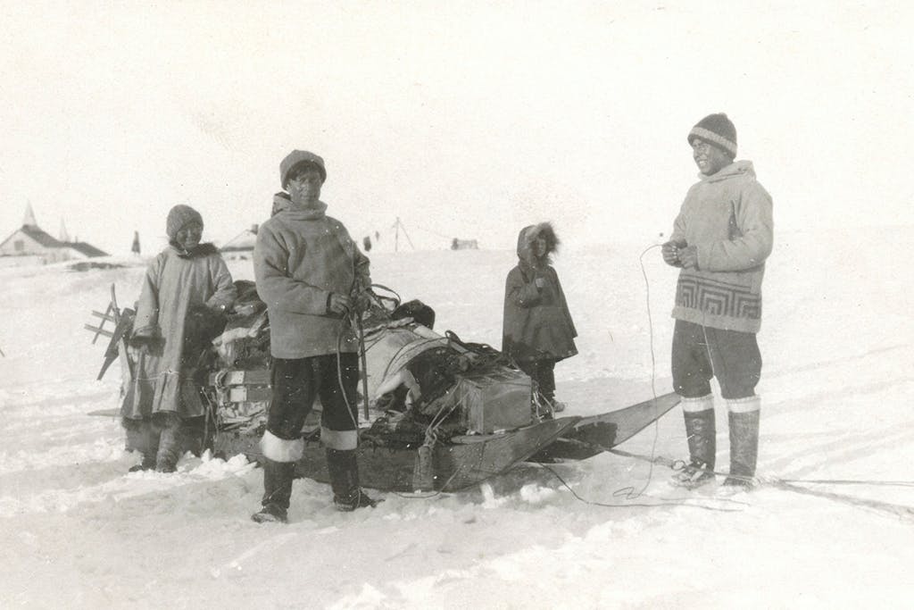 18 000 kilometriä koiravaljakolla: Knud Rasmussen löi ennätykset ...