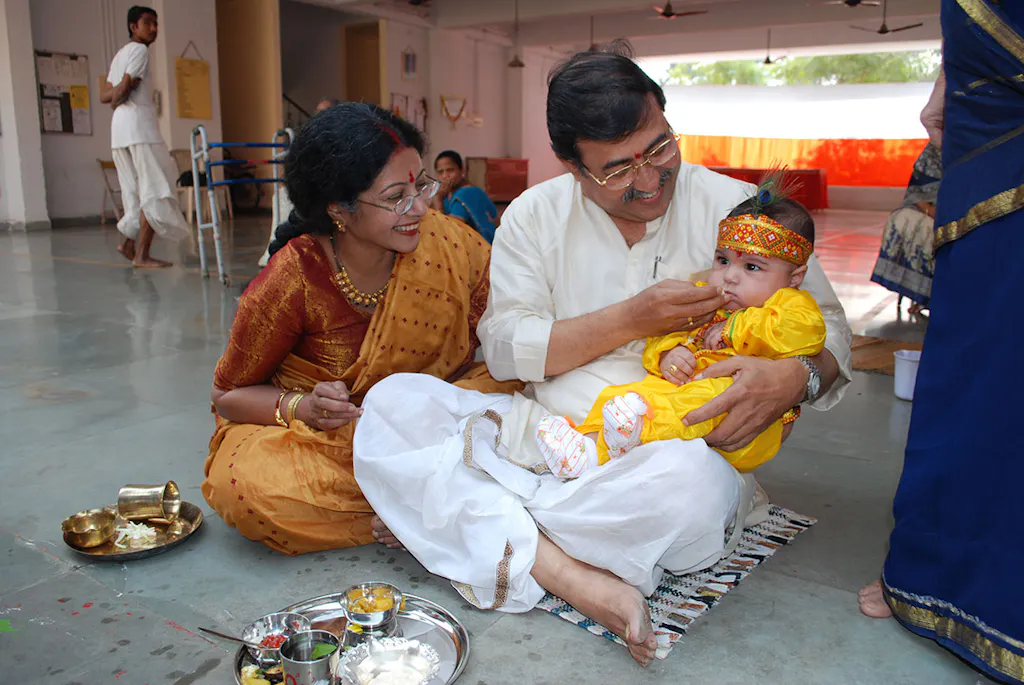 Pumsvana Hinduisme: Alt om Indiens guder og religionens praksis | historienet.dk