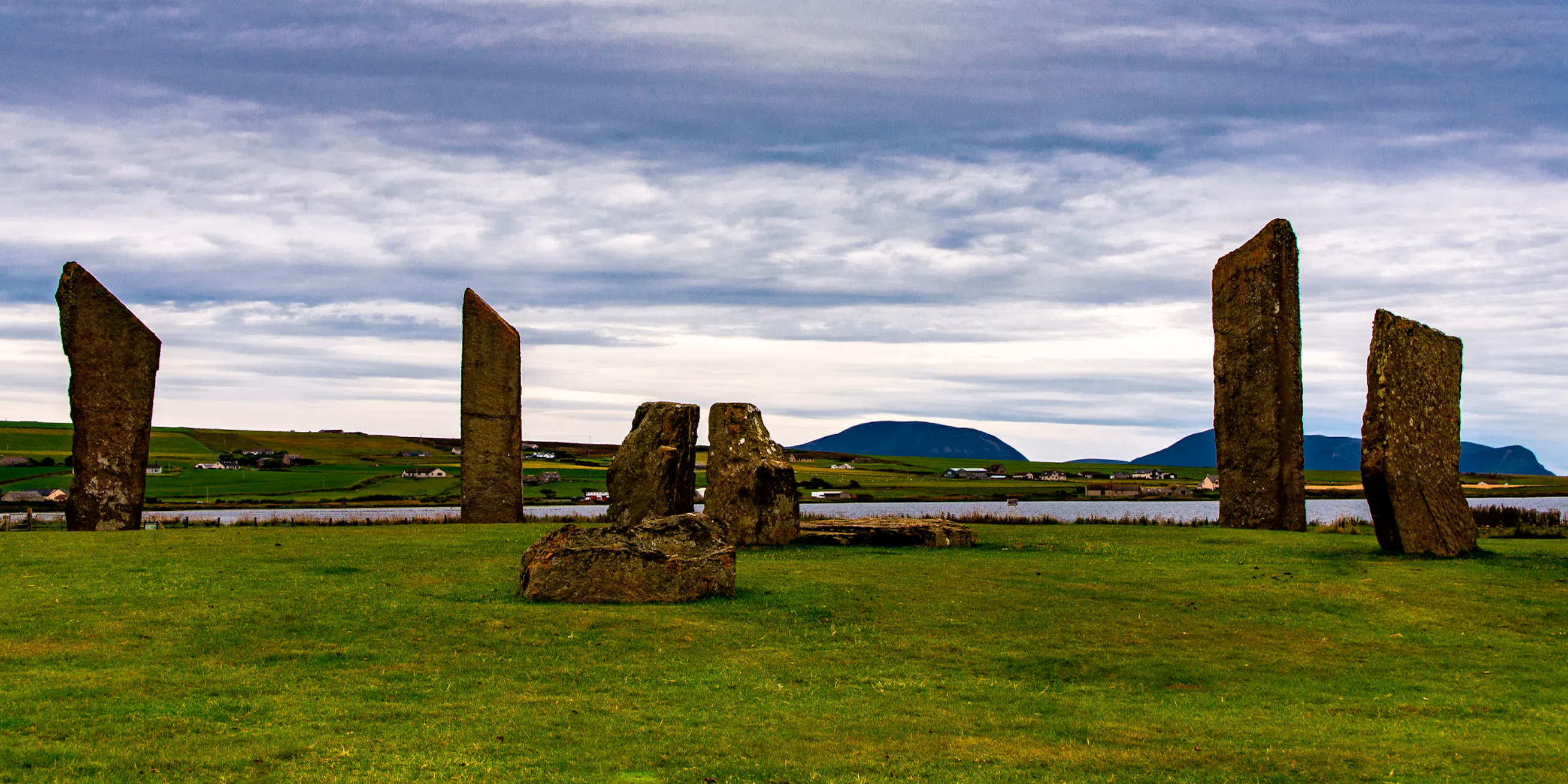 Standing Stones Of Stenness On Skotlannin Stonehenge Historianet fi standing-stones-of-stenness-on-skotlannin-stonehenge-historianet-fi