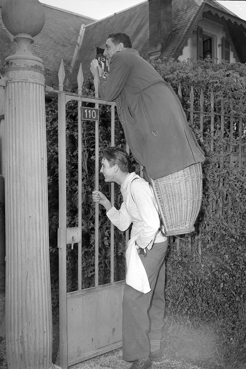 I fotografi danno una sbirciatina durante il vertice I fotografi danno una sbirciatina durante il vertice