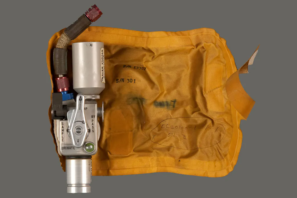 Buzz Aldrin: De eerste man die op de maan plaste | historianet.nl