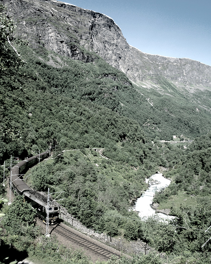 fl-msbanen-i-norge-truet-tog-endte-som-en-turistmagnet-historienet-dk
