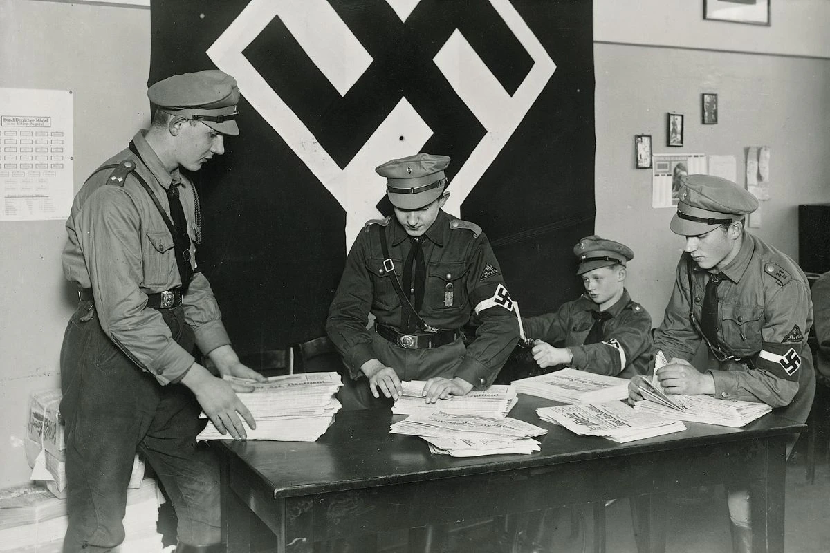 Hvordan fik Hitler magten i Tyskland? | historienet.dk