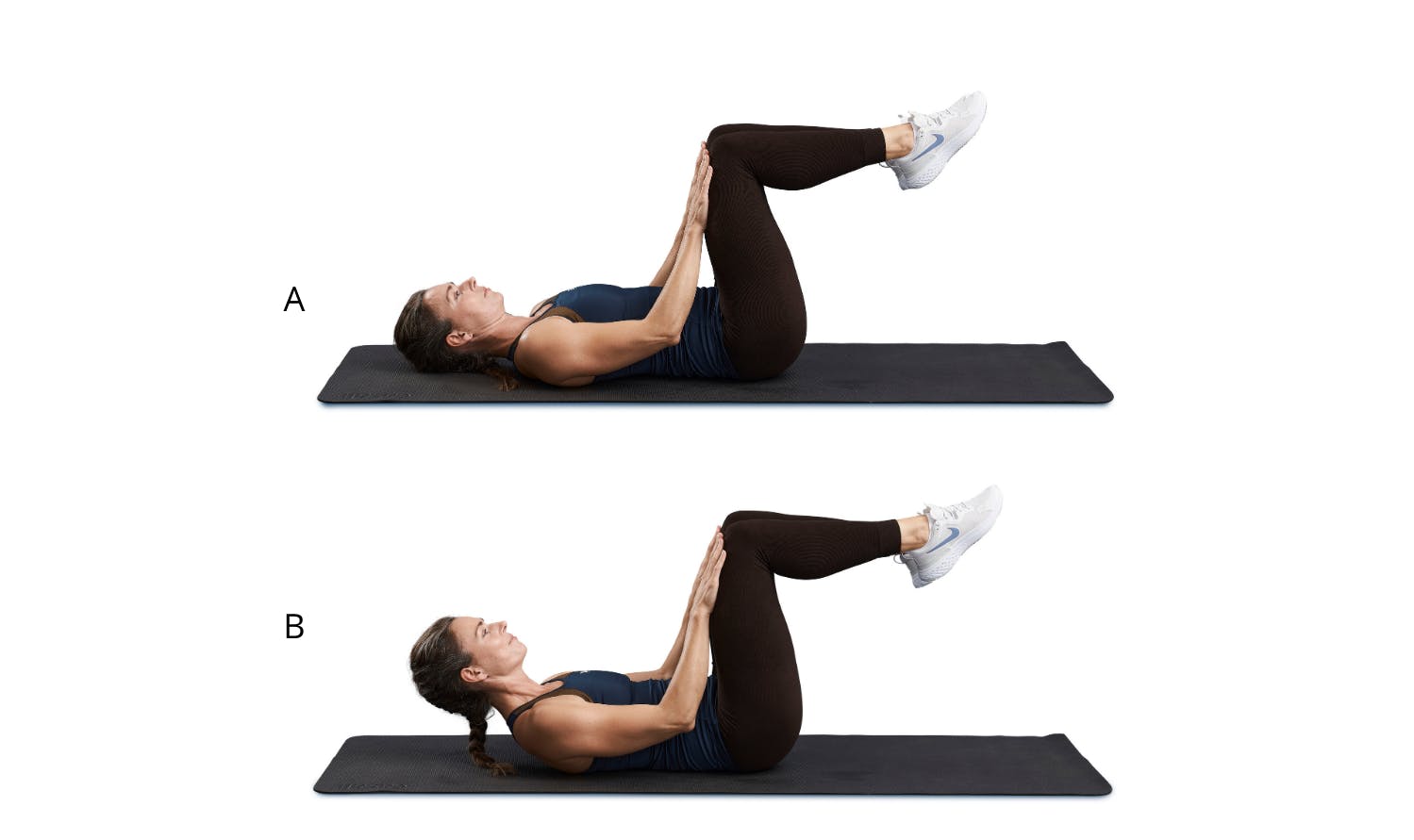 Kvinna gör magövning