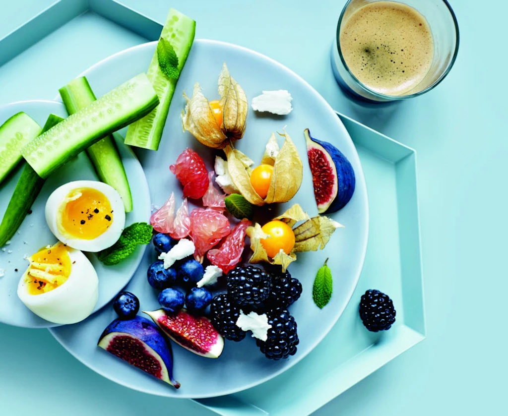 Kananmunan energiasisältö - keitetty muna lautasella