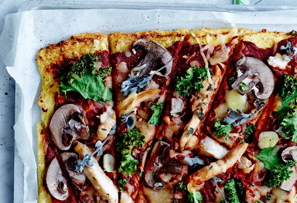 Blomkålpizza med grønnsaker