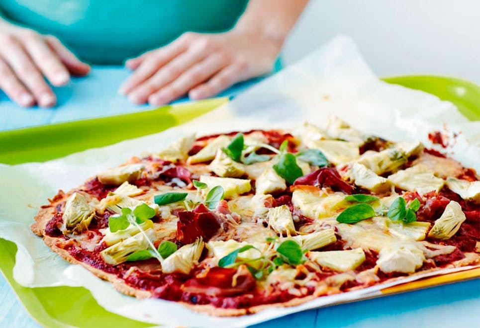 Blomkålspizza med parmaskinka