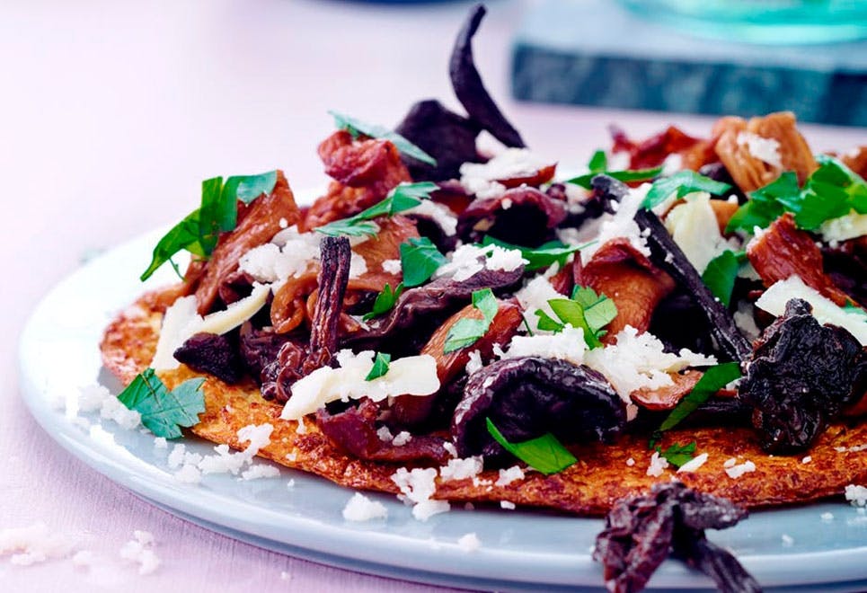 Blomkålspizza med stekt svamp