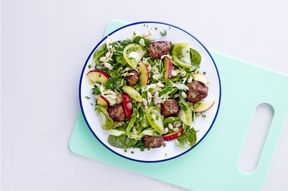 Spicy kjøttboller med bønnesalat