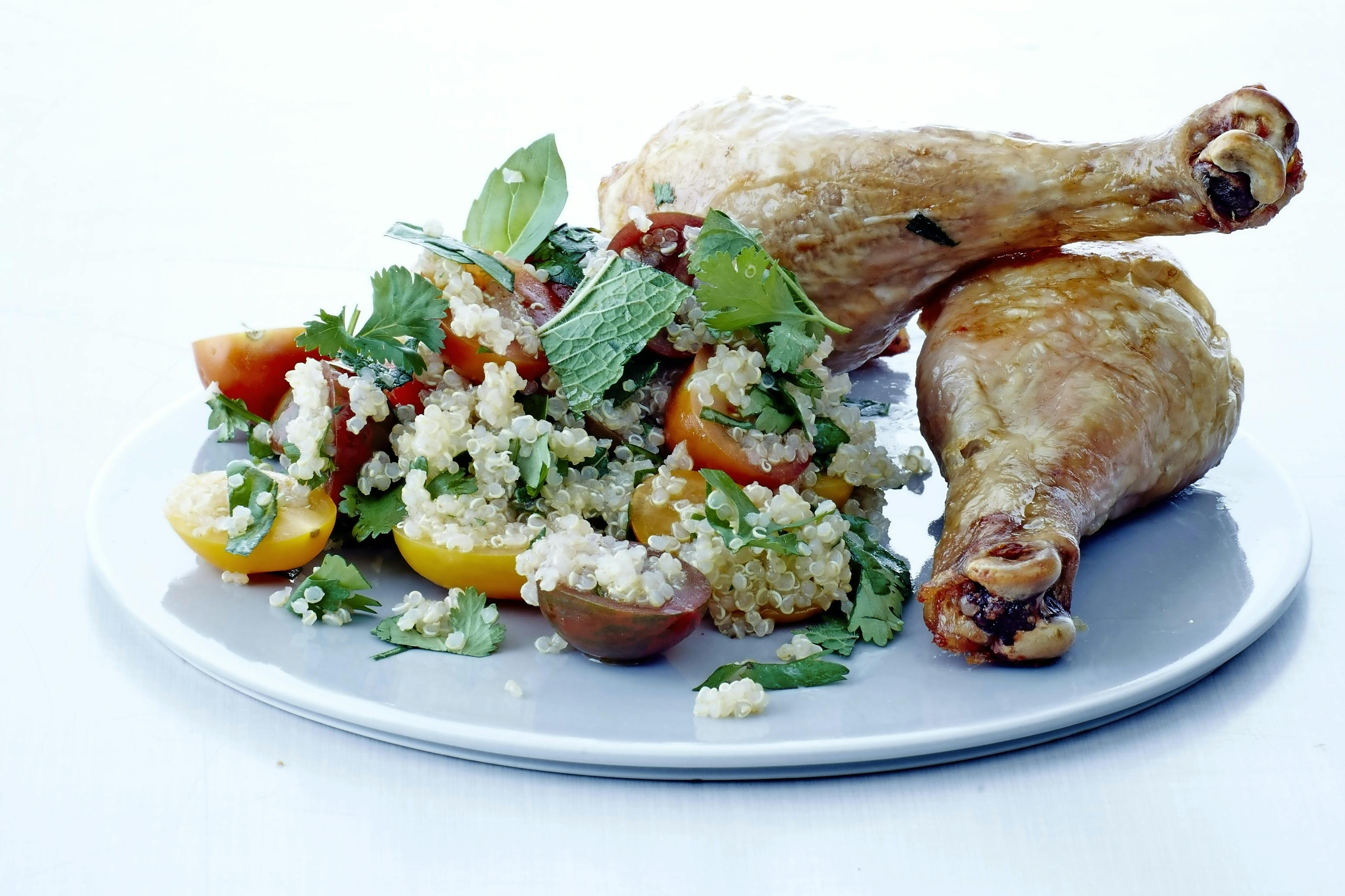 Hälsotallrik med kycklinglår och quinoa