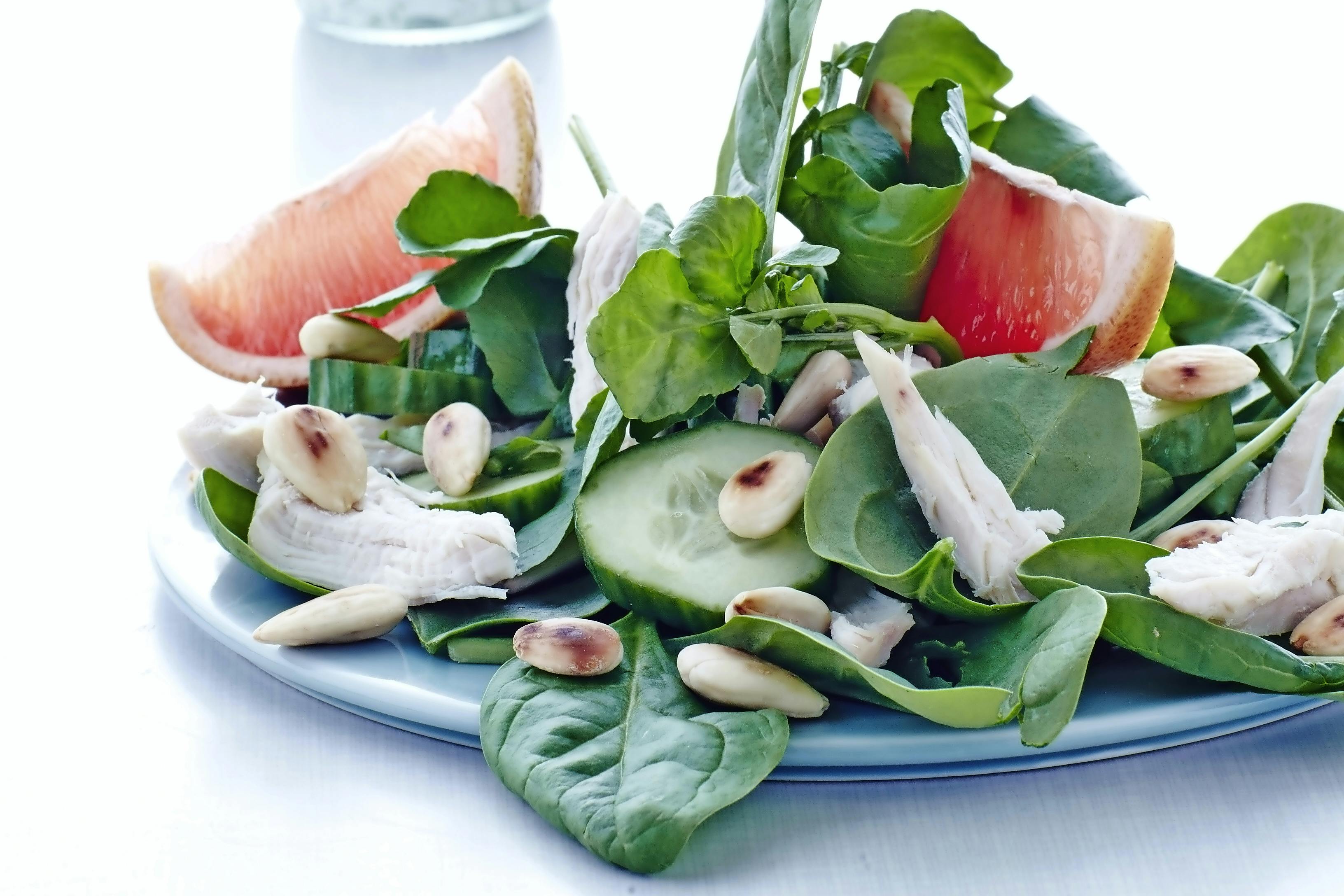 Spinatsalat med grape og kylling 