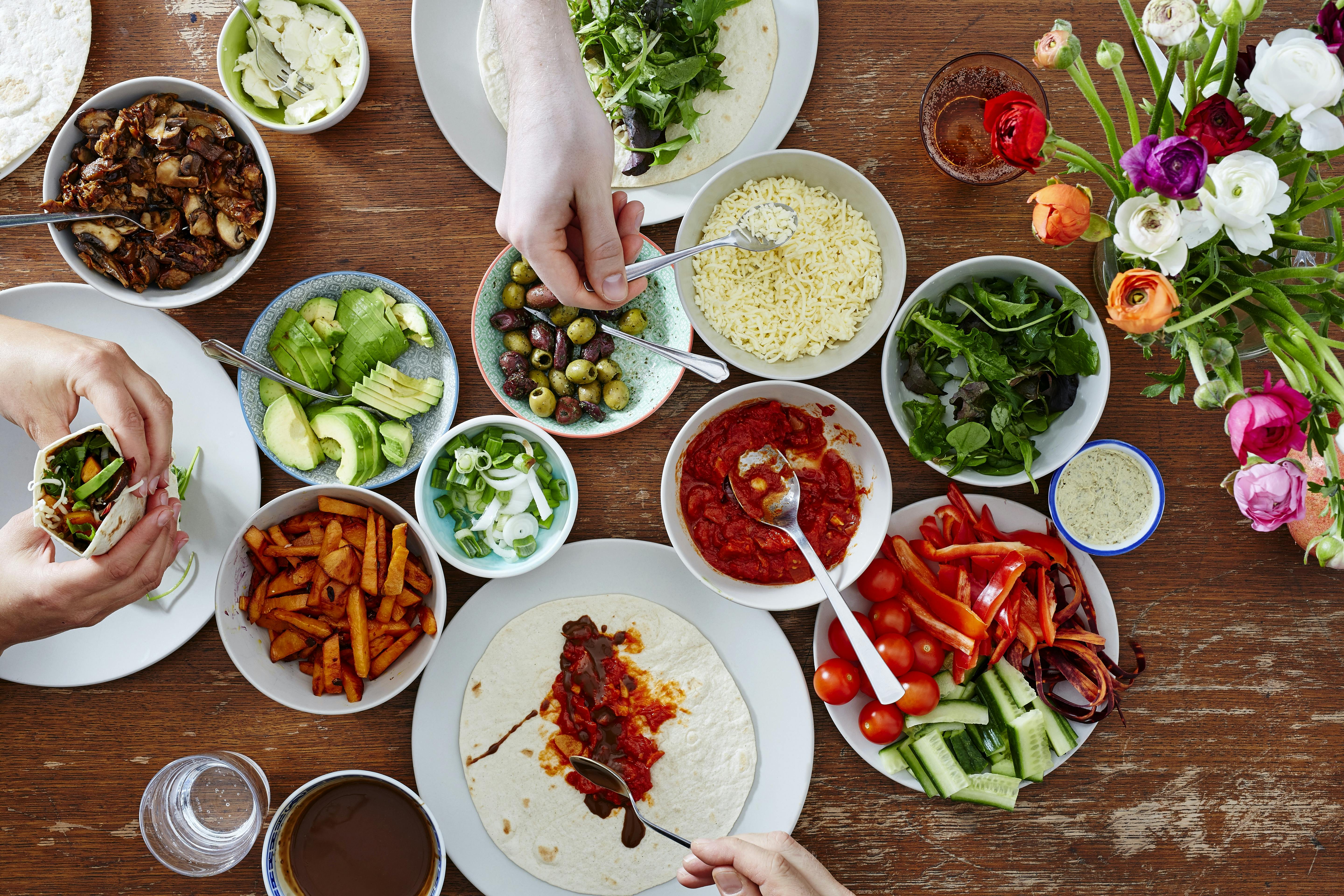 vegetarisk middag med masser af grøntsager