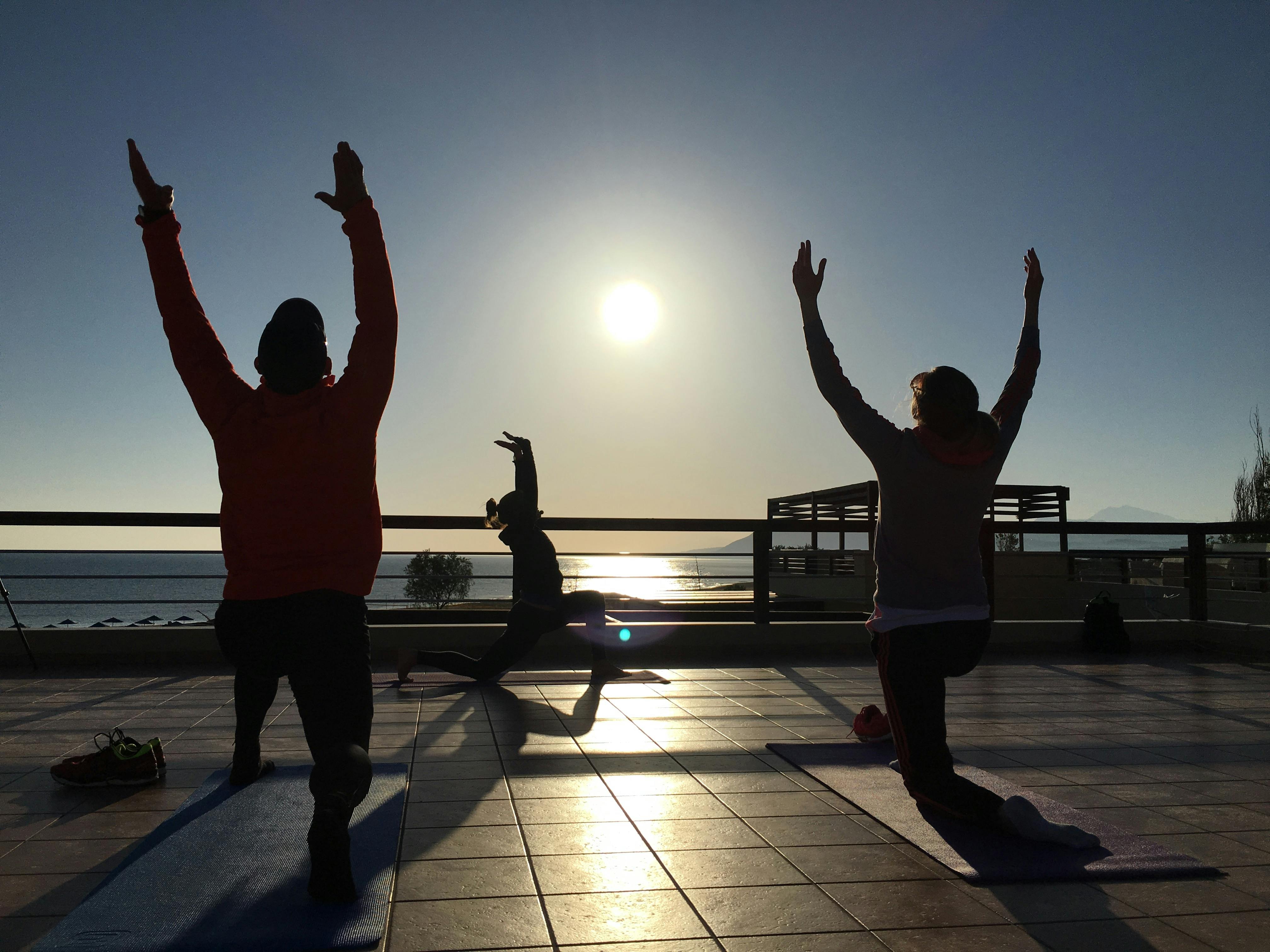 Solhälsningar i soluppgången.