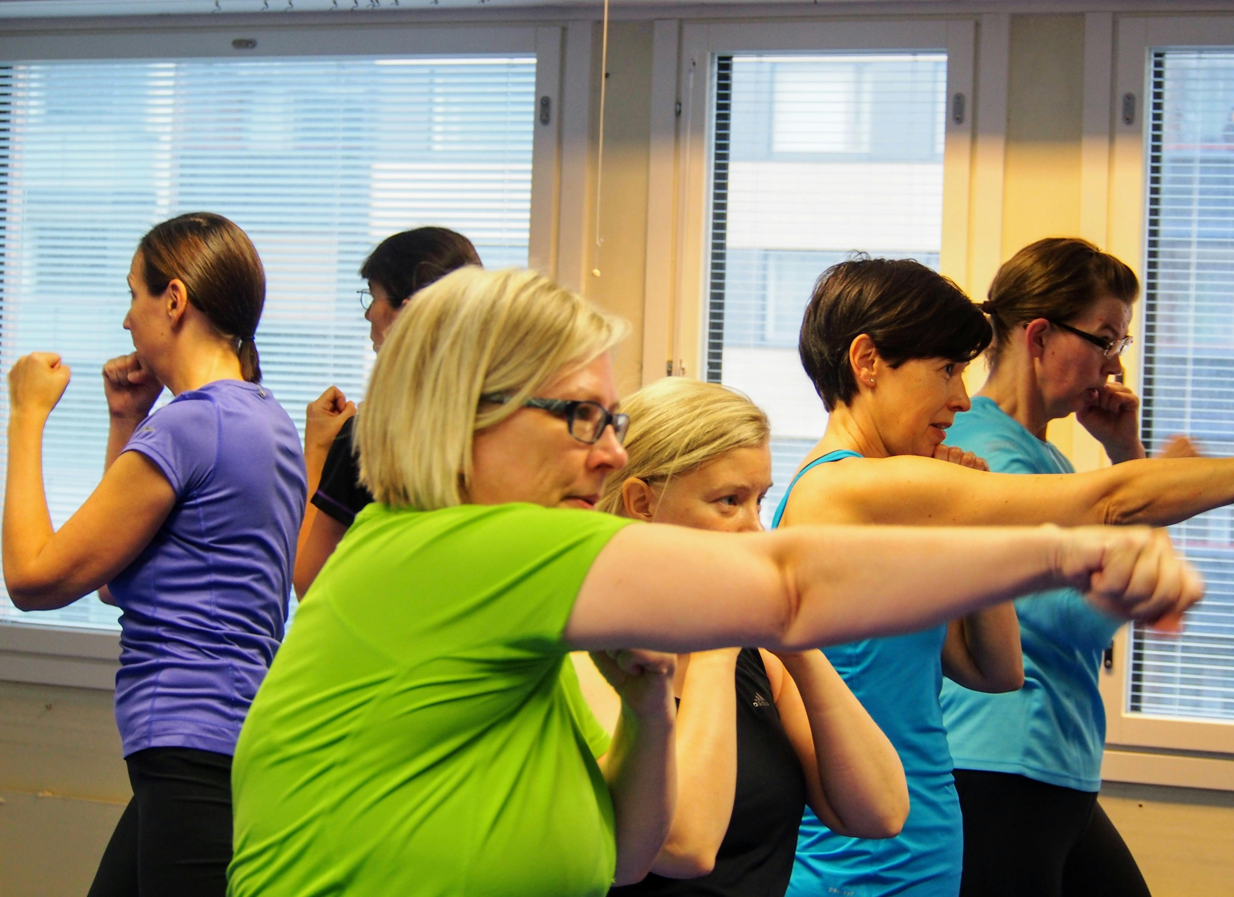 Lyöntejä mallaamassa