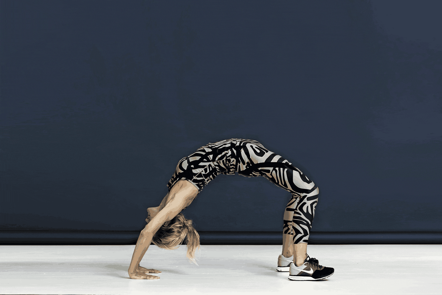 Bro med benløft gif