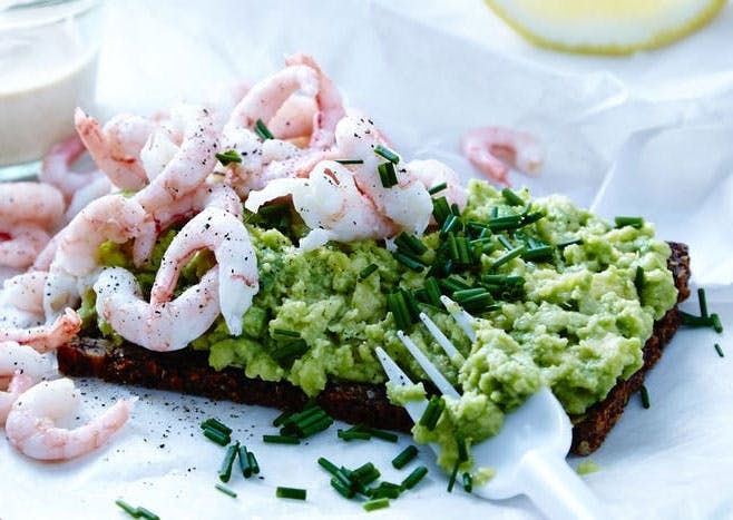 Rågbröd med avokado och räkor – 5:2-dieten recept