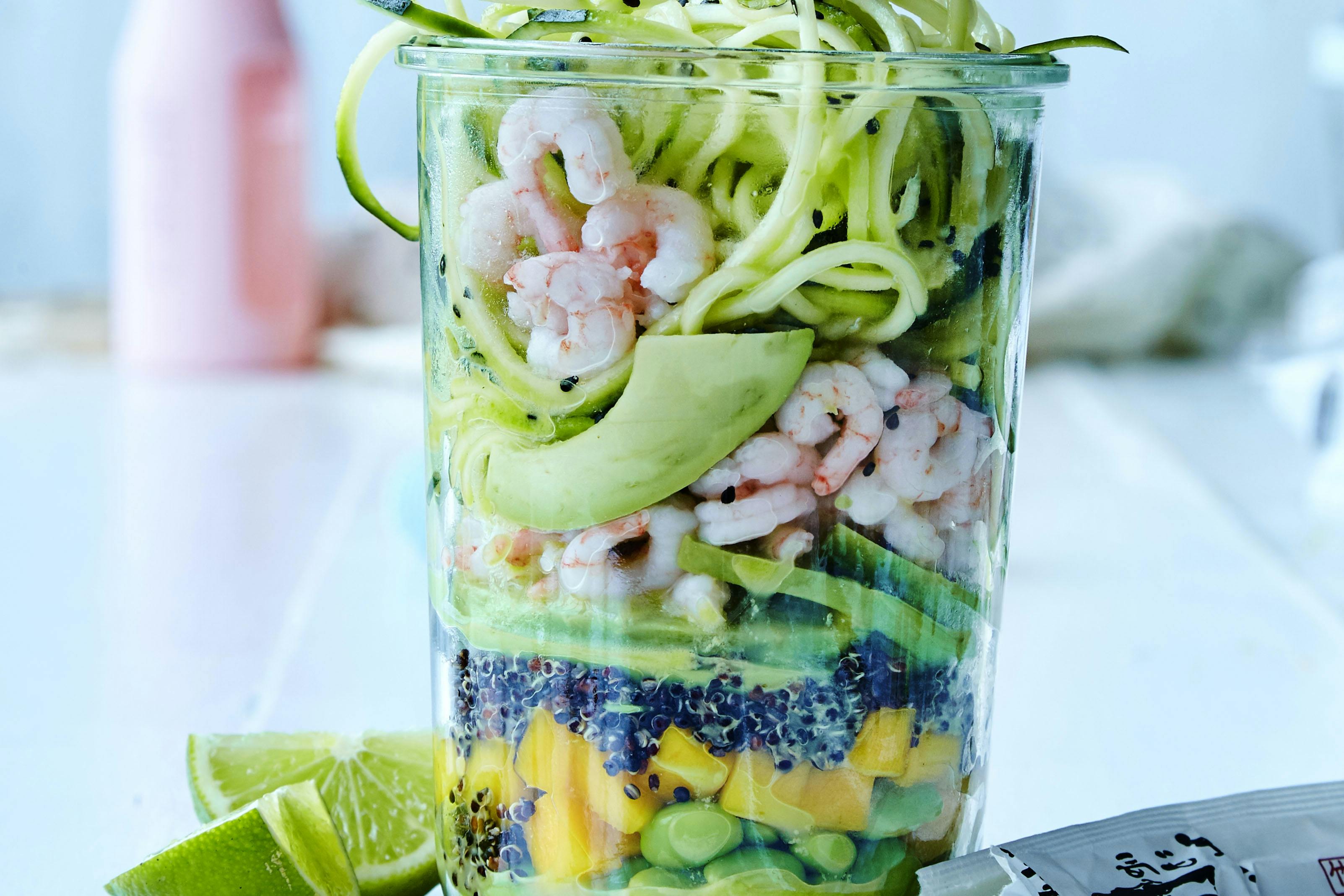 Sallad med räkor i glas