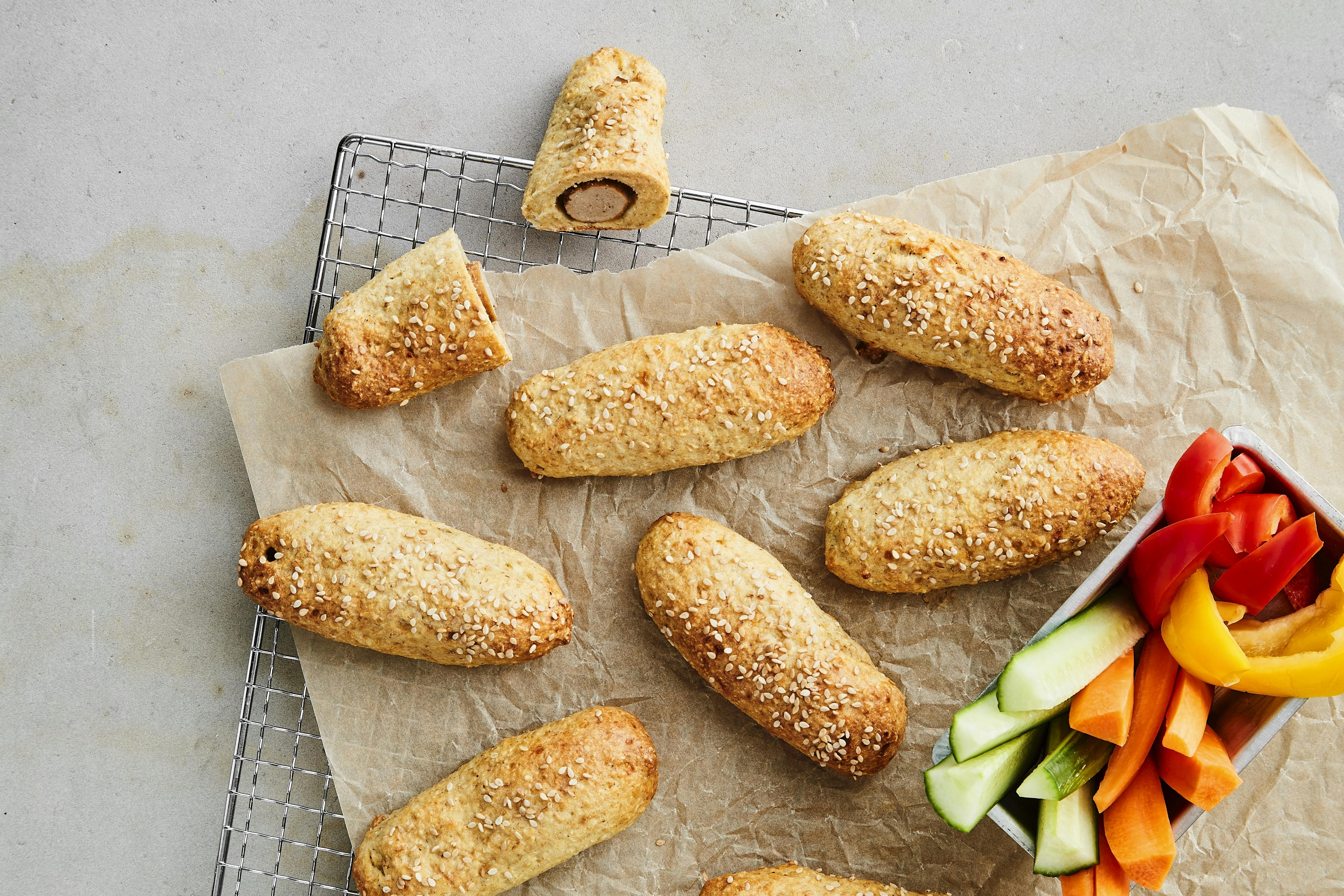 Pølsebrød og grønnsaker