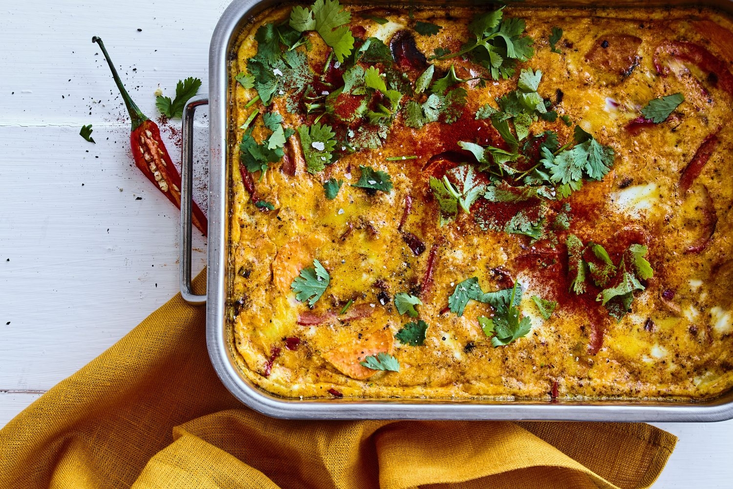 Aeggekage I Ovn Med Sode Kartofler Og Hytteost Opskrift I Form