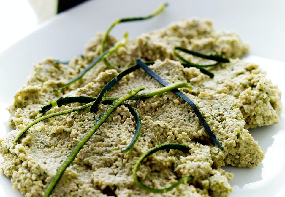 Hjemmelagd hummus med brokkoli