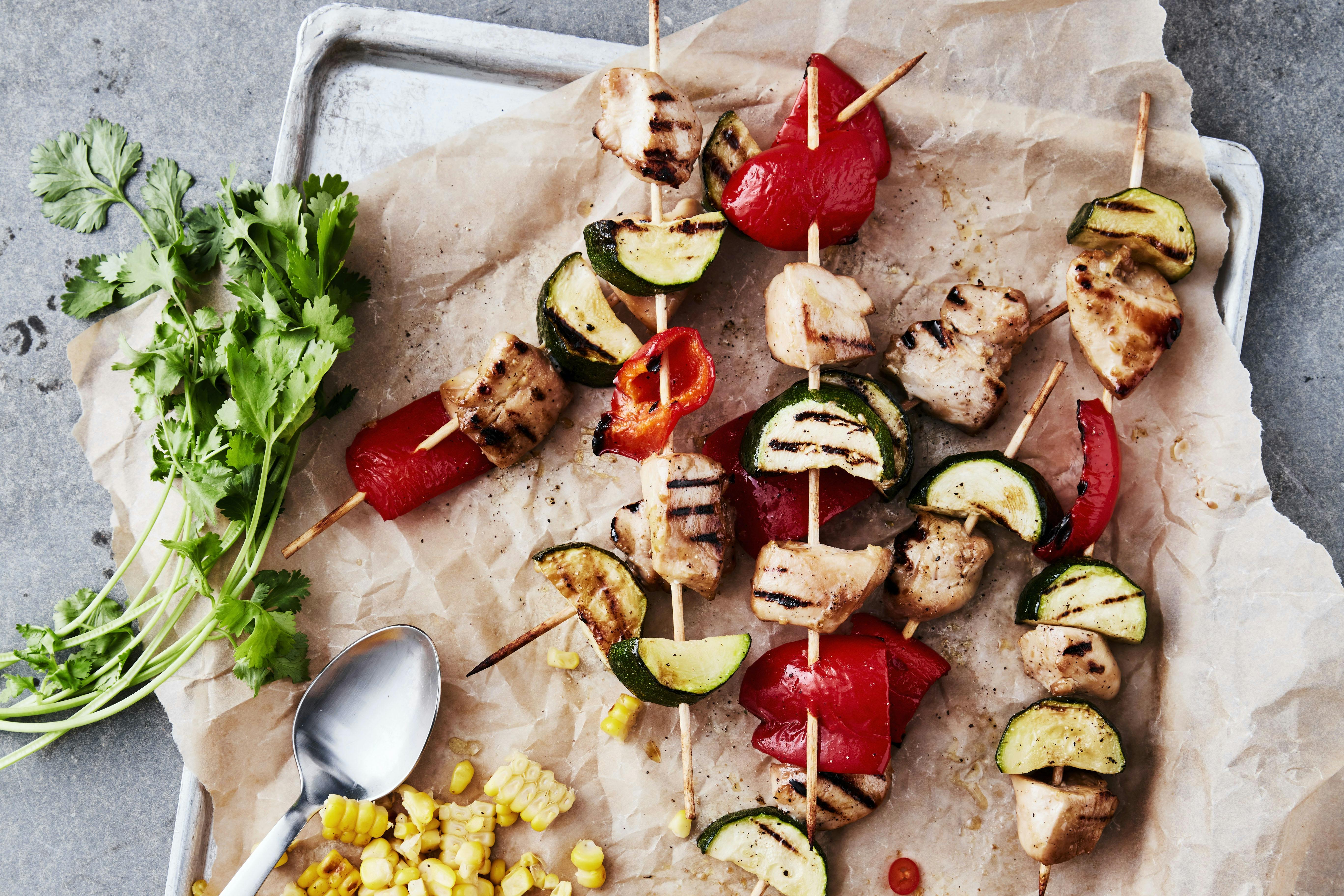 Grillspyd med kylling og squash