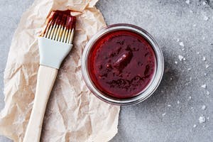 Skål med barbecuemarinad