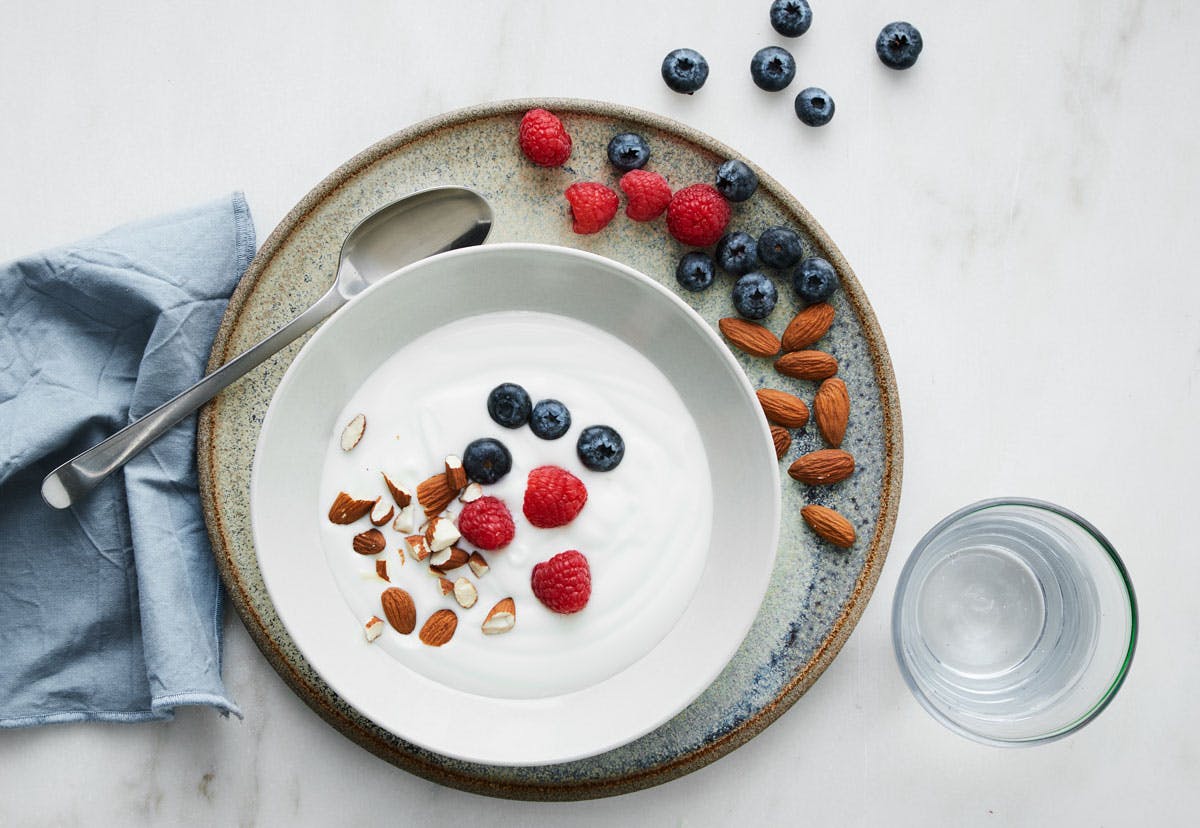 Frukostförslag för kostplan – yoghurt med bär