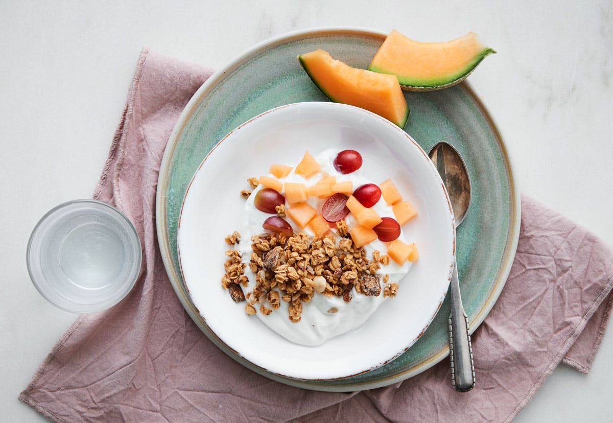 Frukostförslag till kostplan - yoghurt med granola