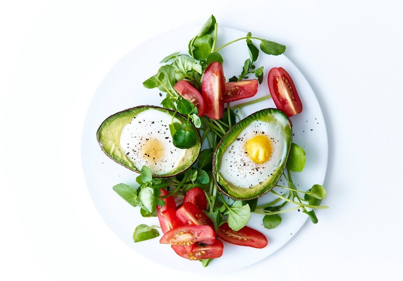 Bagt avocado med æg