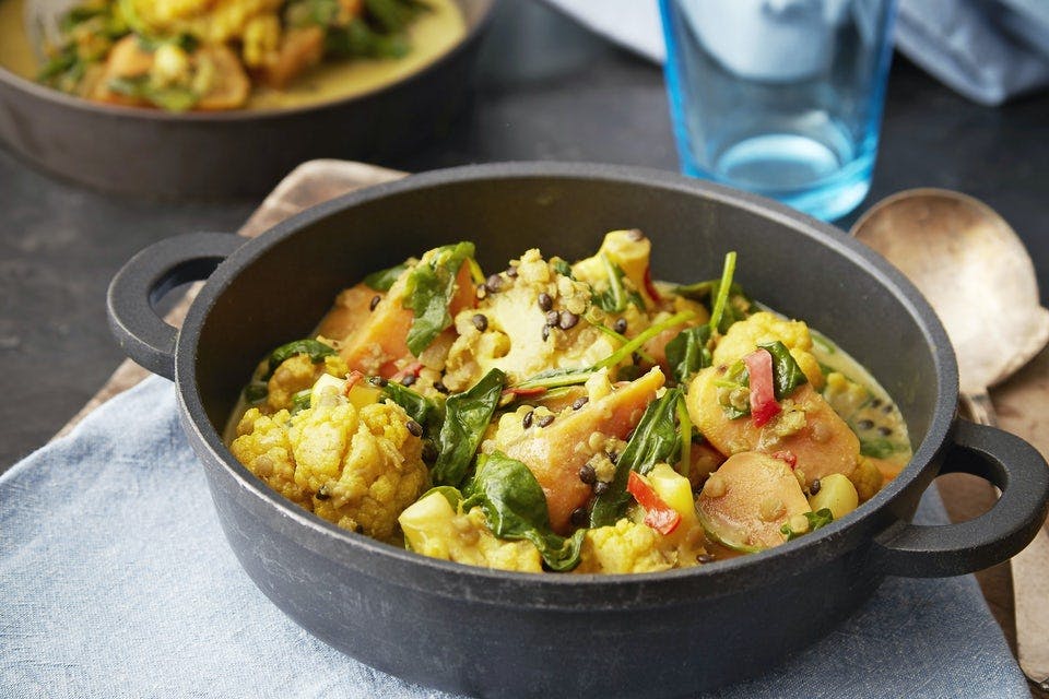 Linsegryte med spinat, søtpotet og blomkål