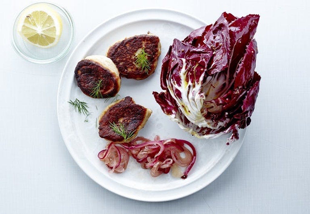 Fiskbiffar med radicchiosallad