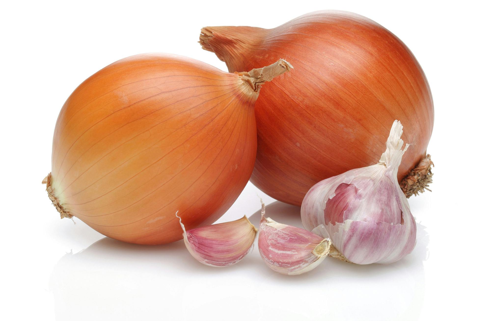 Løg og hvidløg, der begge er high FODMAP