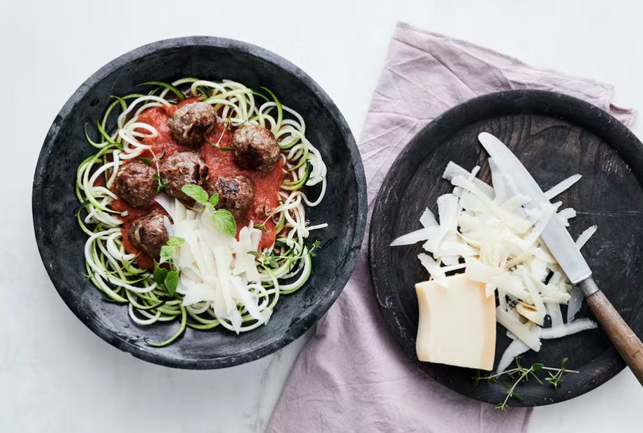 Tomater - tomatsaus og kjoettboller