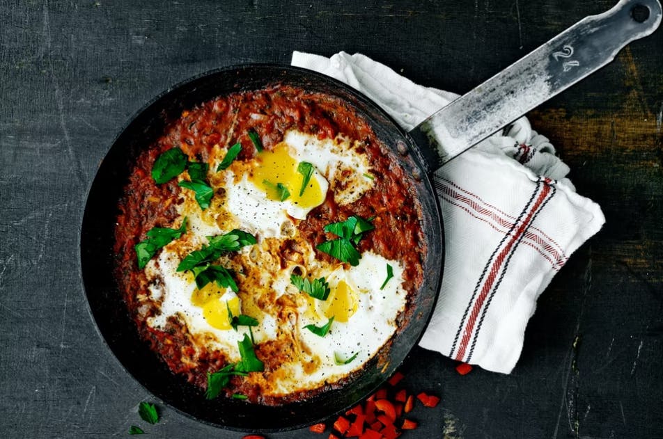 Tomater - kokt egg med tomatsaus