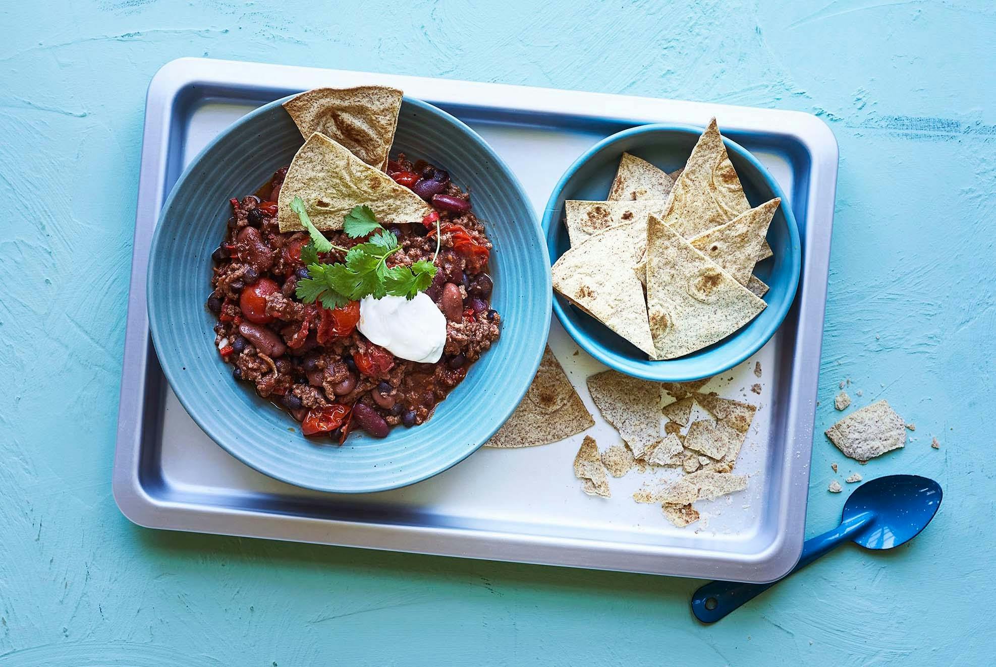 Chili con carnea ja nachoja