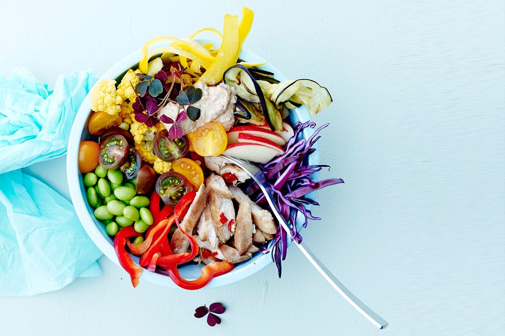 Raikas ja värikäs sushikulho