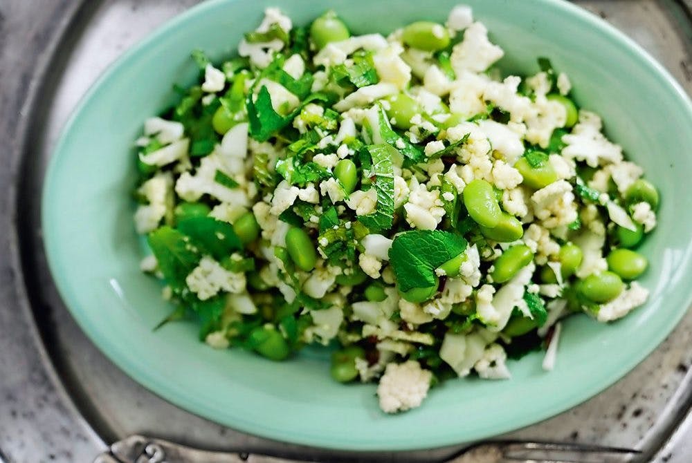 Marineret blomkål med edamamebønner
