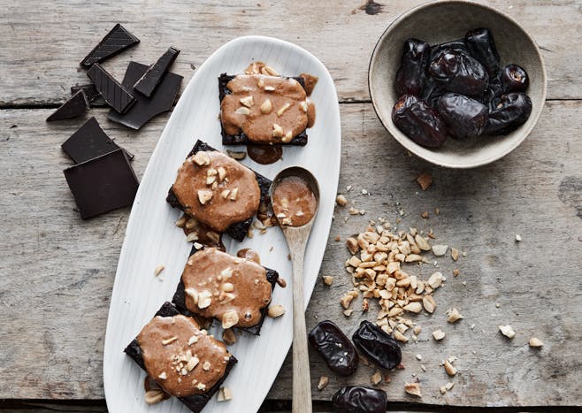 Brownie med krämig jordnötstopping