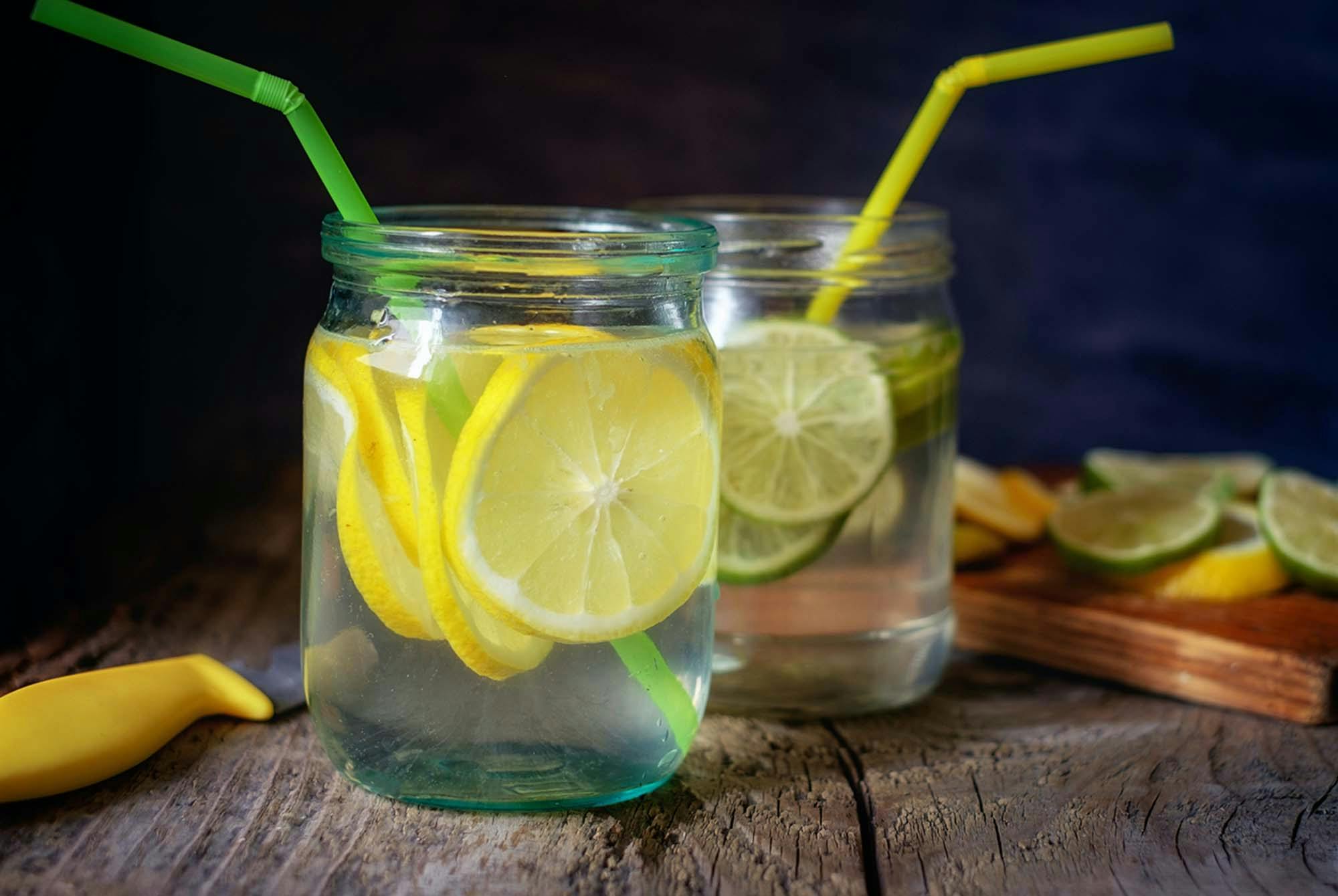Vand med citron