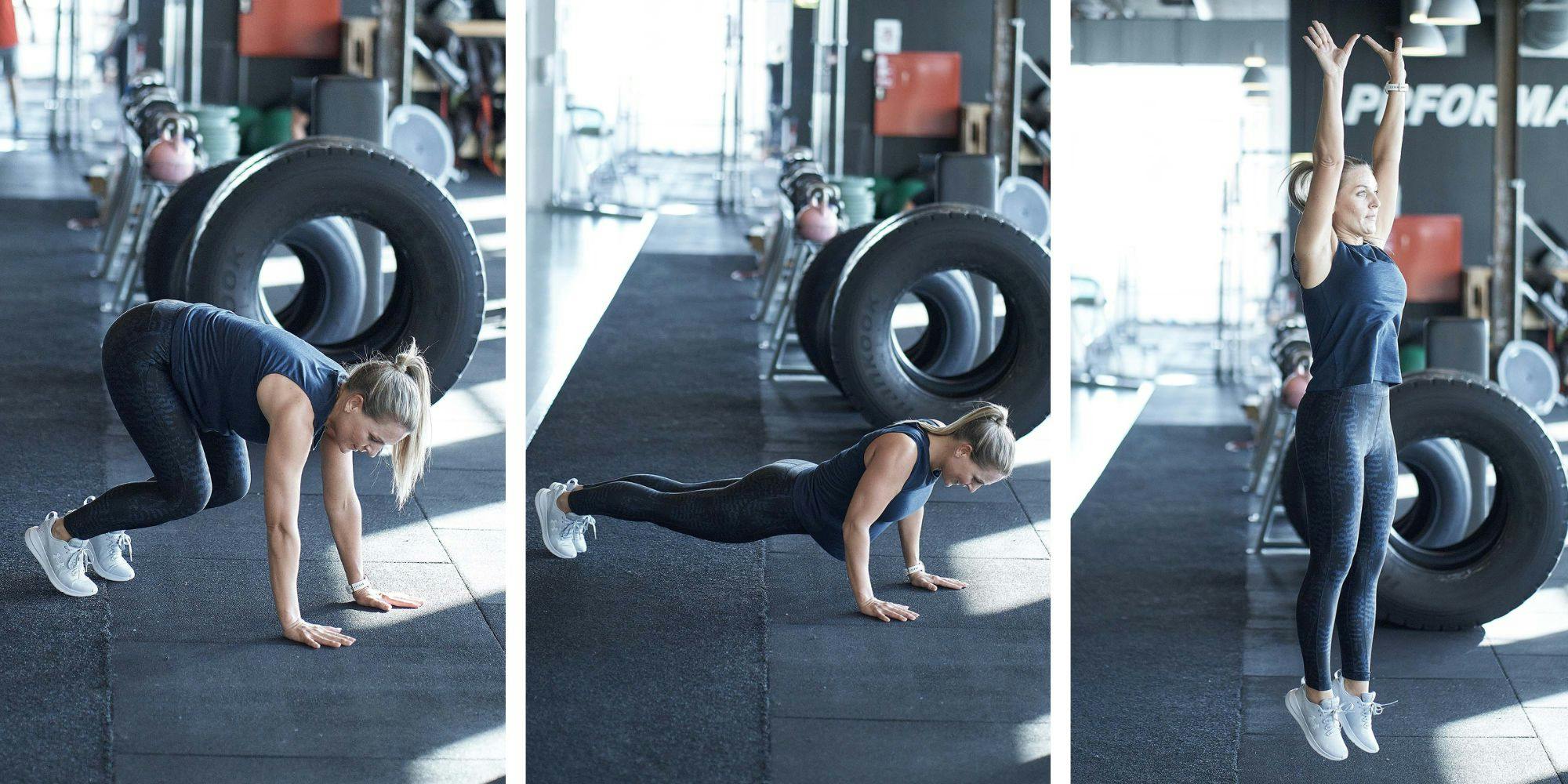 Kvinna gör down-ups med hantlar