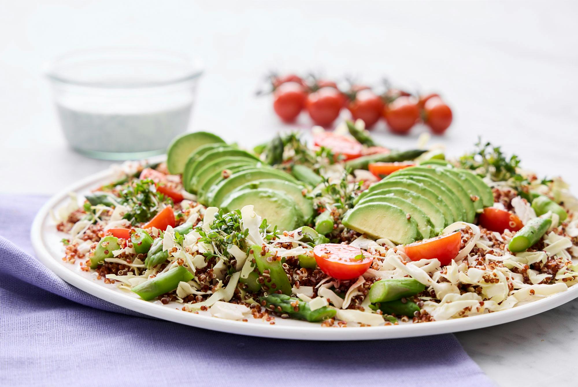 Avokadosallad med quinoa