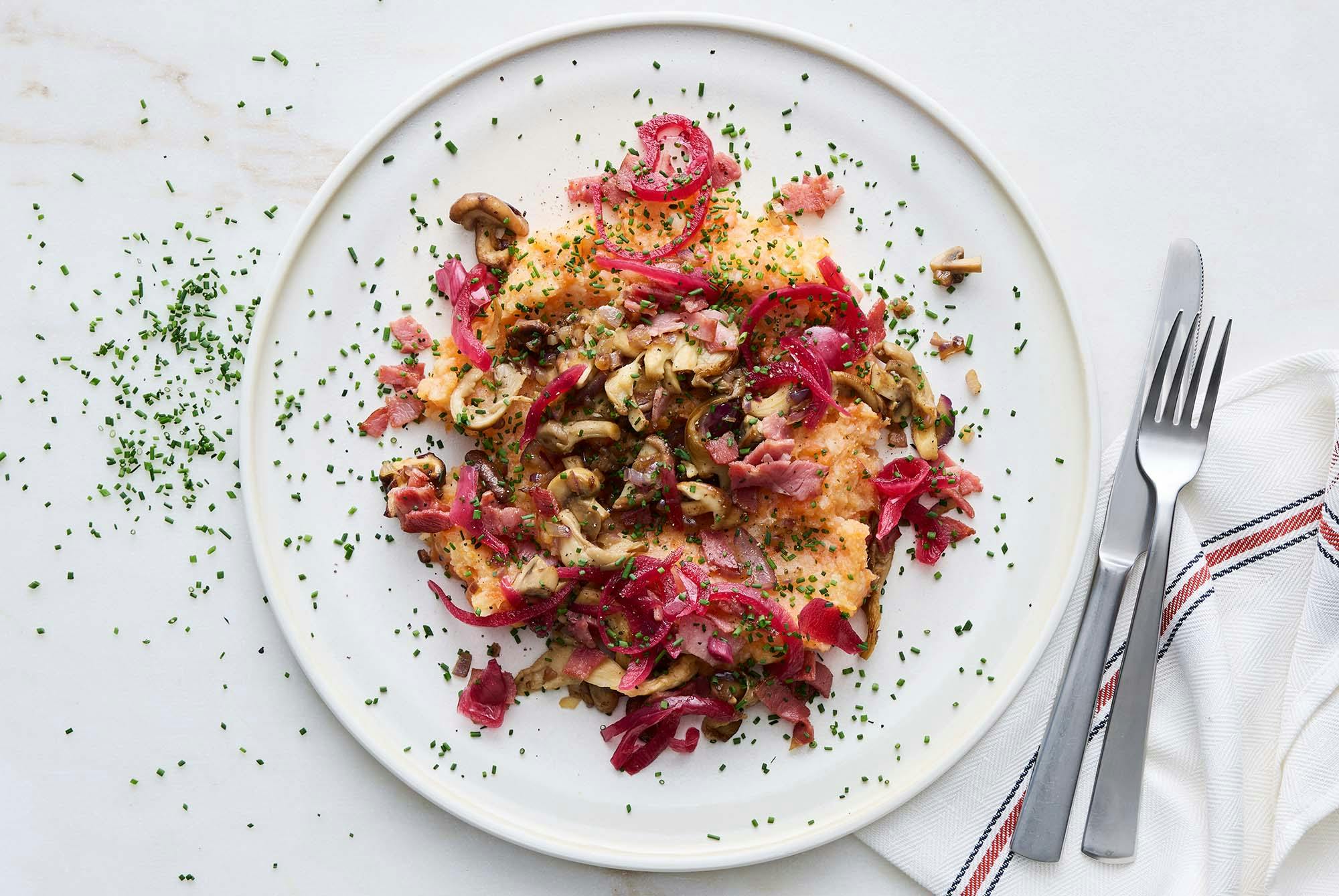 Brændende kærlighed med potatismos, kalkonbacon och svamp