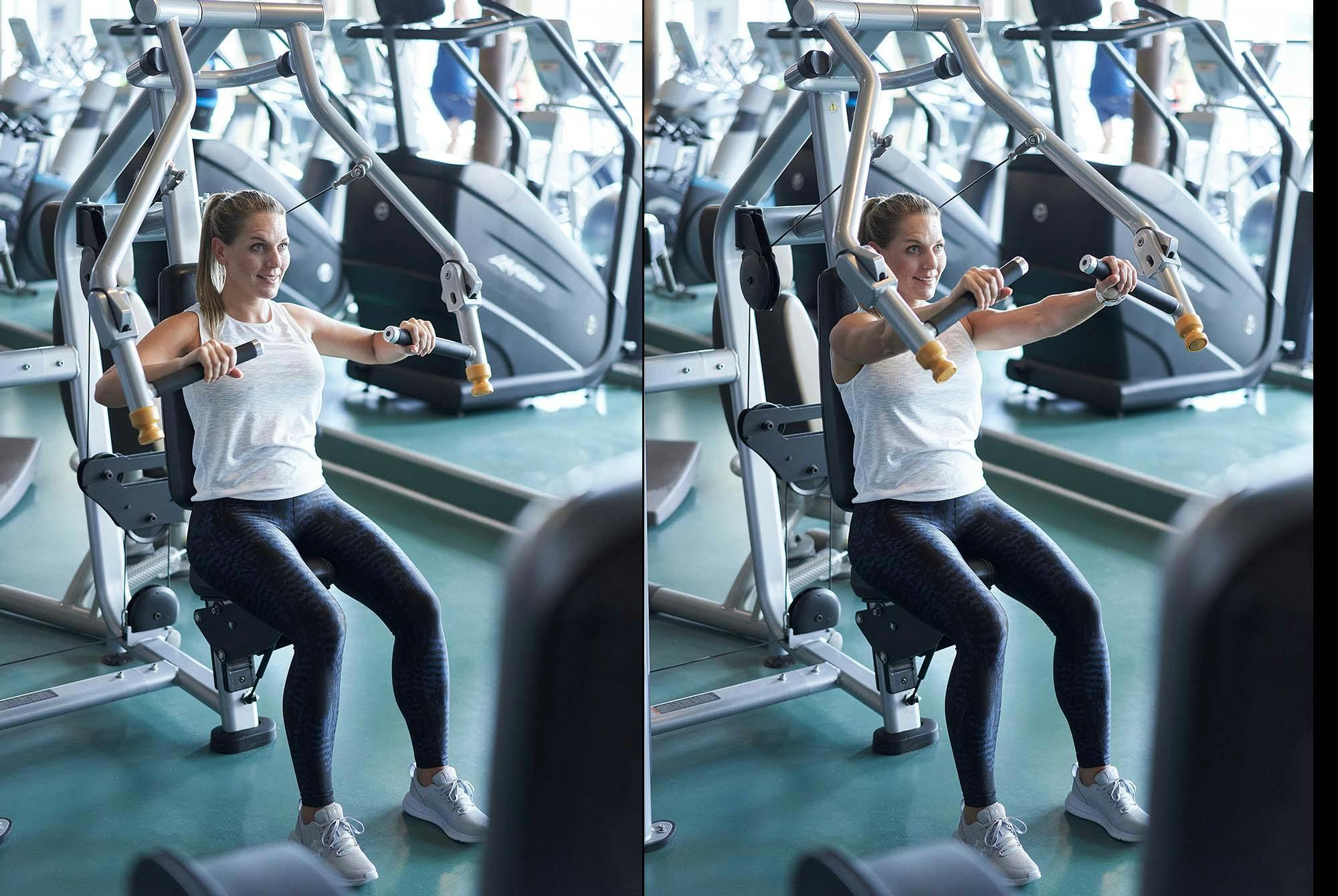 Nainen käyttää rintapunnerruslaitetta