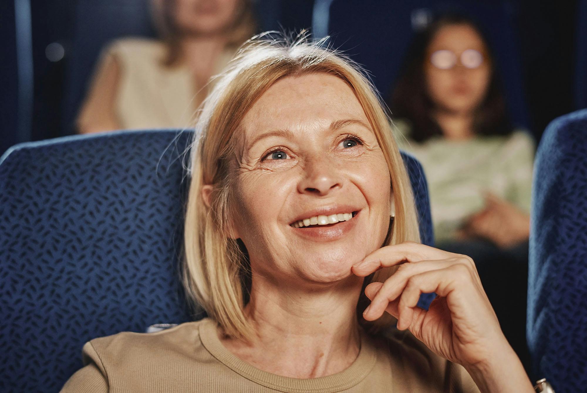 Nainen elokuvateatterissa